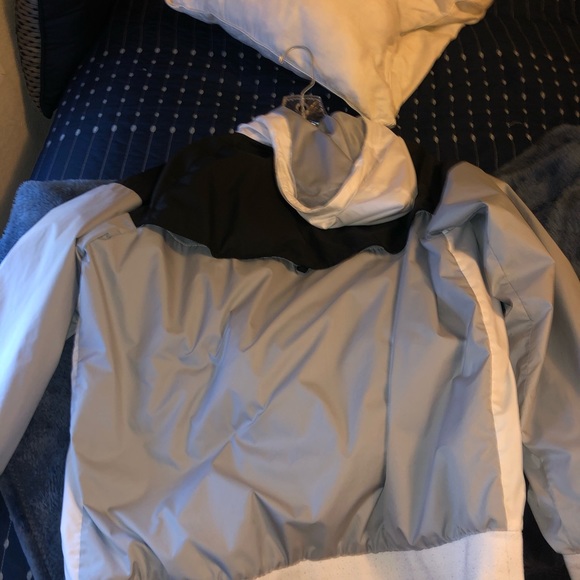 Nike jacket - Picture 3 of 3